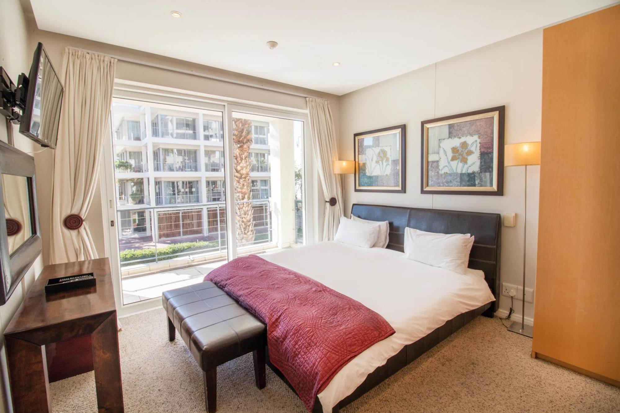 Waterfront Village Cape Town Room photo